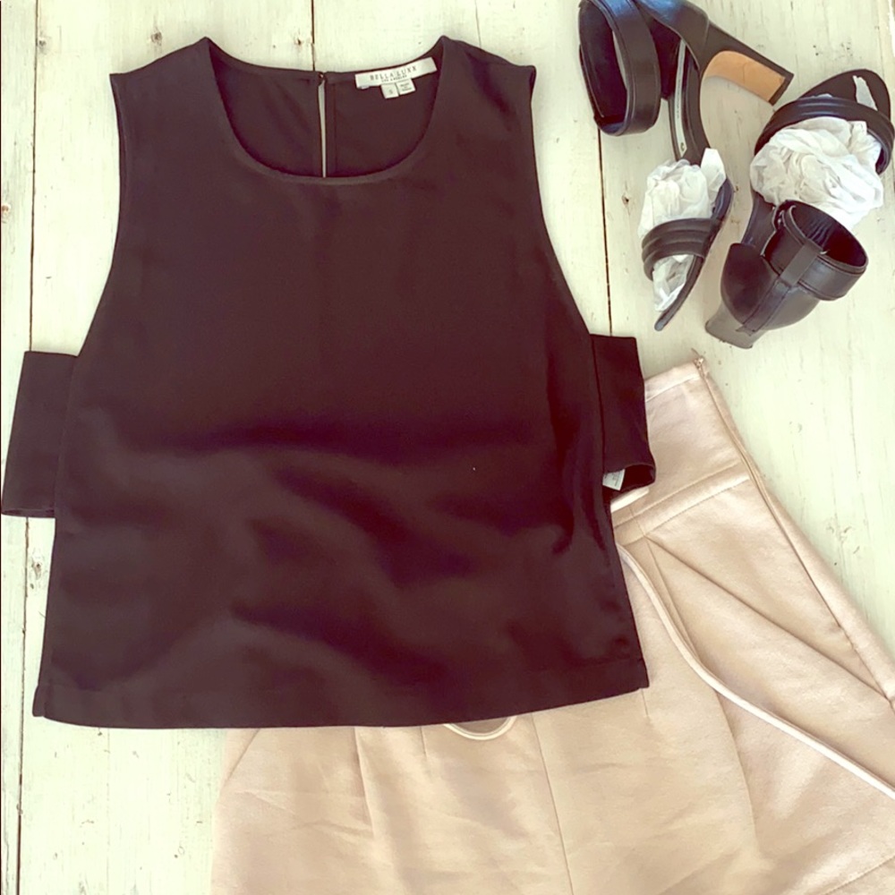 Bella luxx S black cut out top